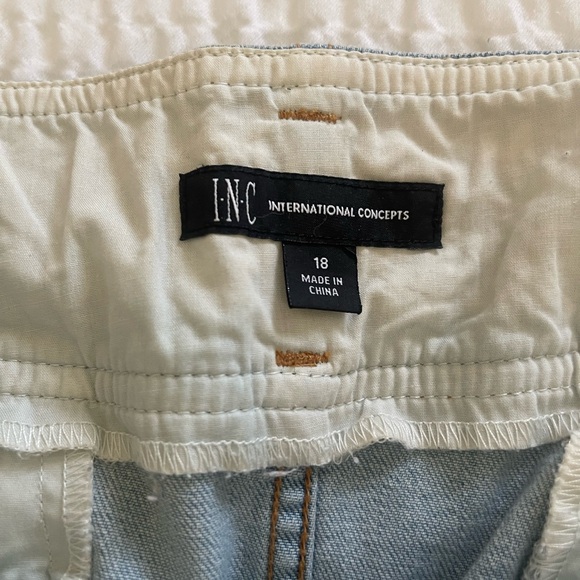 NWOT- INC International Concepts Denim Button Front Skirt Size 18 - Picture 4 of 4